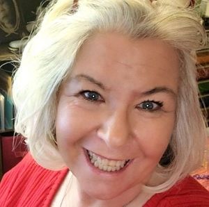 Meet your Posher, Debb